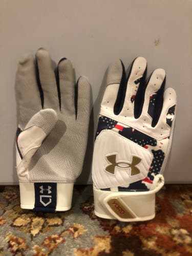 New Medium Under Armour Yard Batting Gloves