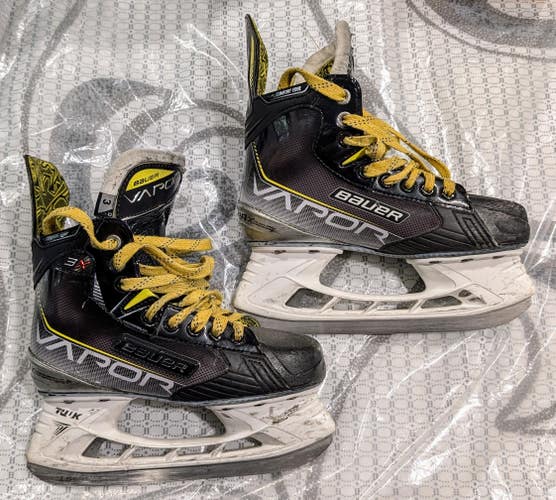 Junior Bauer Vapor 3X Hockey Skates Size 3