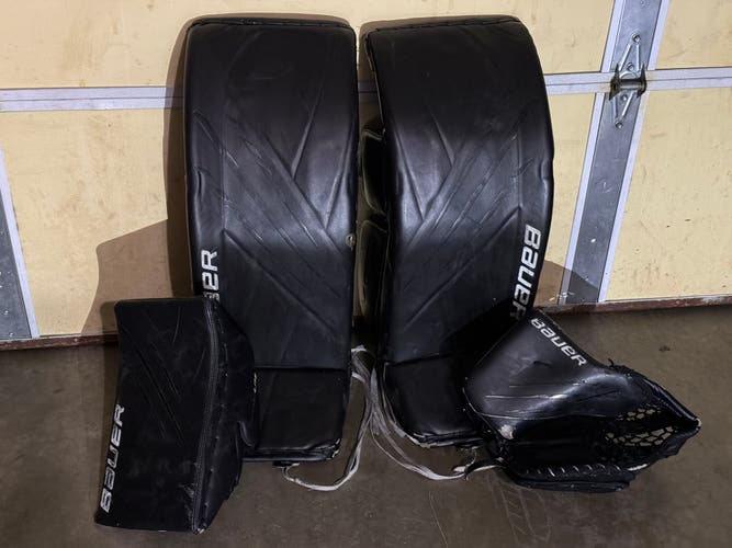 Bauer hyperlite goalie full set Medium