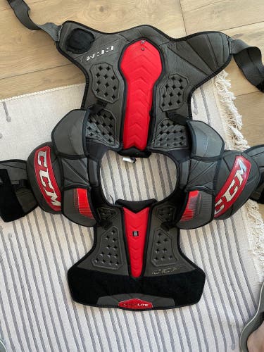 Ccm shoulder pads