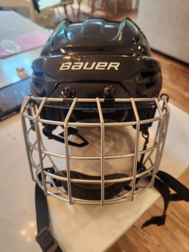 Used Small Bauer Re-akt 55 Helmet