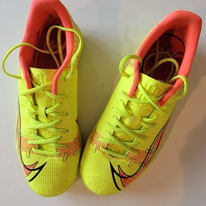 Yellow Used Size 4.5 youth Kids Nike Mcurial Vapor Indoor Cleats