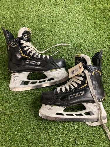 Used Senior Bauer Supreme 2S Hockey Skates Regular Width 7.5