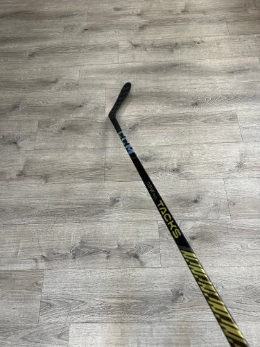 Ccm Super Tacks AS-VI Pro 65 Flex P28