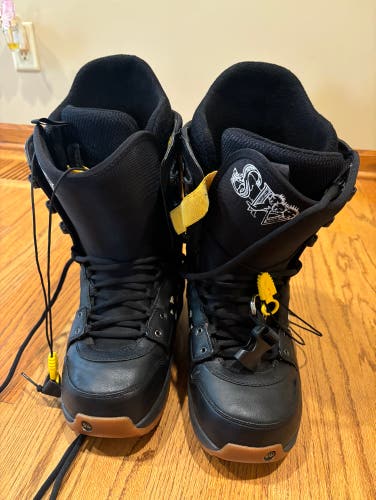 Burton snowboard boots sz 10