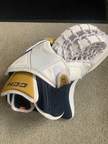 CCM EFLEX 6 CATCH GLOVE AND BLOCKER