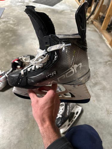 Custom Tounge Bauer Hyperlite Skate