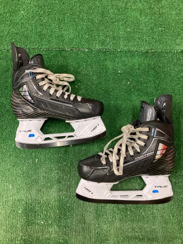 True SVH Custom Hockey Skates | Senior 5