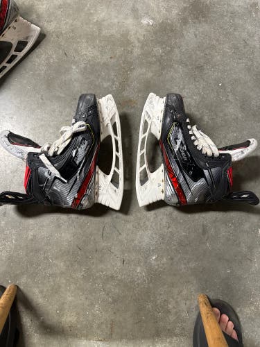 Used Senior Bauer Regular Width Pro Stock 8 Vapor 2X Pro Hockey Skates