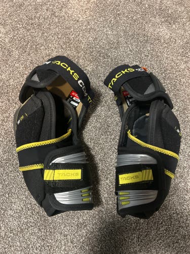 Used Senior CCM Tacks AS-V Elbow Pads