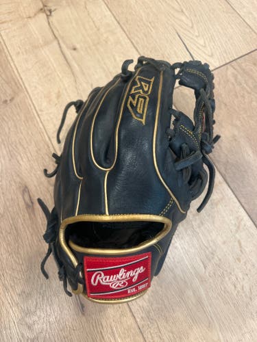 Used Rawlings R9 Series R9314-2BG Right Hand Throw Glove 11.5"