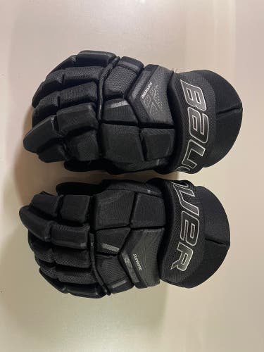 Bauer Supreme 3S  15" Gloves- Very Good Condition