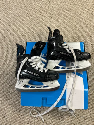 Used Like New - Bauer Supreme Mach Hockey Skates - Size 7.5 - Fit 3