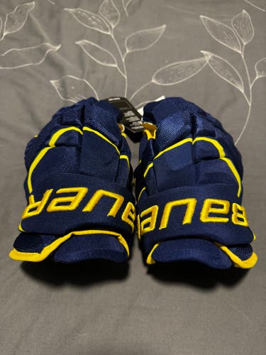 RARE NWT - Bauer Supreme 2S Pro - William Nylander Team Sweden - 2022 Olympics