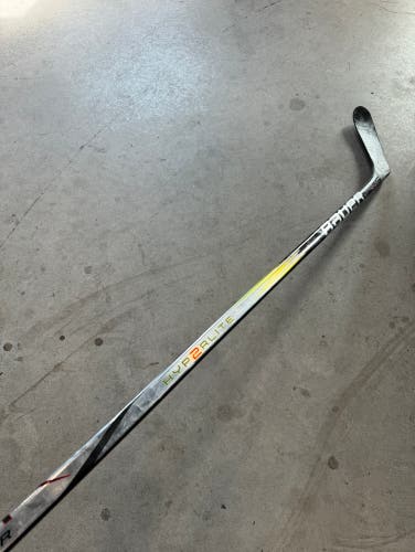 Used Senior Bauer Left Hand P28 Flex 77 Pro Stock Vapor Hyperlite 2 Hockey Stick