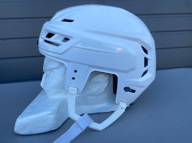 CCM Resistance 110 Pro Stock Hockey Helmet Medium White 91711