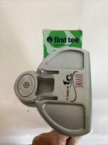 Odyssey Divine 2-Ball Putter 32 Inches