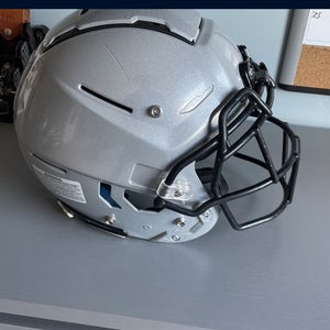 New Large Schutt F7 Helmet
