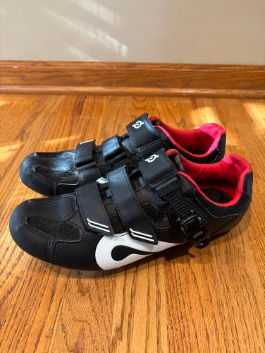 Peloton Bike shoes sz 45 (11-11.5)