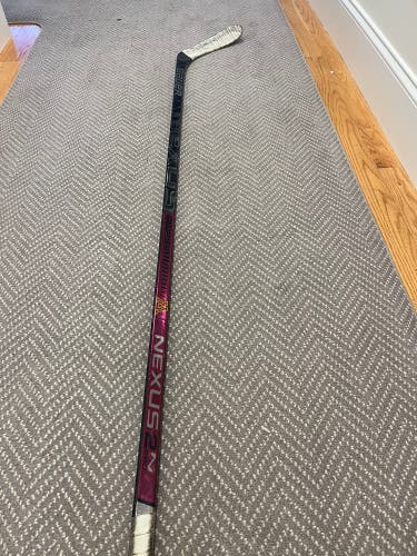 Used Bauer Right Handed P28 Nexus 2N Pro Hockey Stick