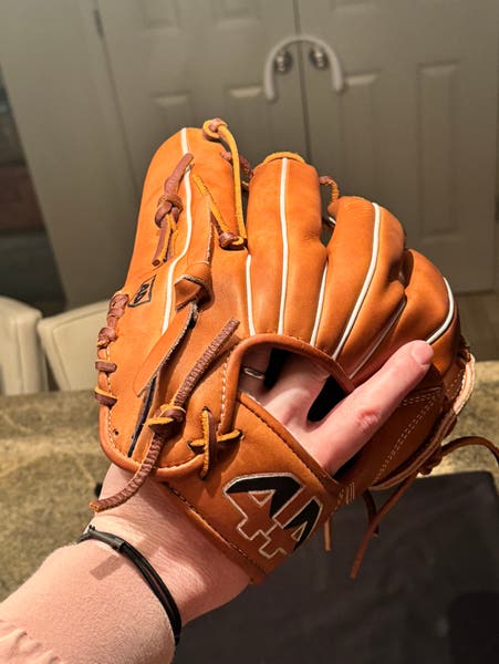 44グローブ 44 pro 12 inch Pitchers glove | SidelineSwap | Buy and Sell