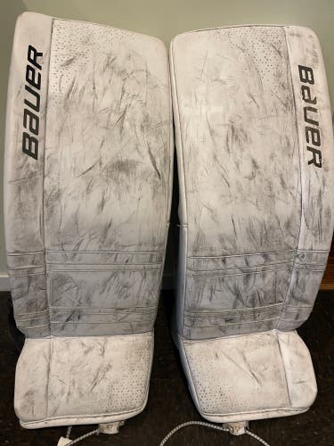 White Used Small (33+) Senior Bauer GSX Goalie Leg Pads