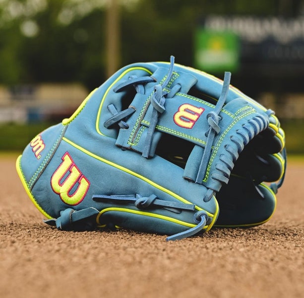 Wilson 11.5" A2000 1786 Baseball Glove