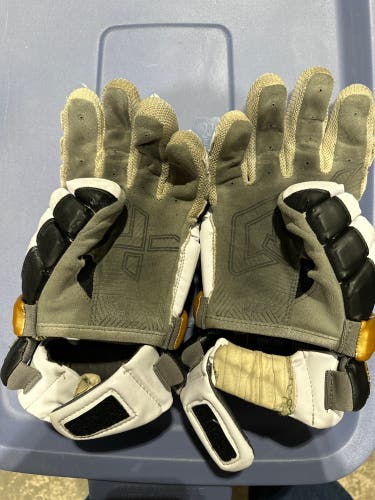 Used  Warrior Large Evo Lacrosse Gloves