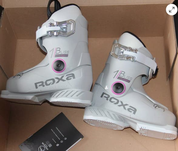 NEW little kids ski boots mondo 14.5 / US 6  ROXA 2025 Bliss 1  made in Italy