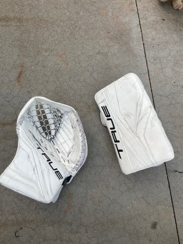 Used Regular Glove And Blocker L12.2