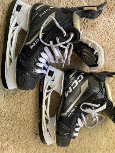 CCM AS-V Junior Hockey Skates Size 3