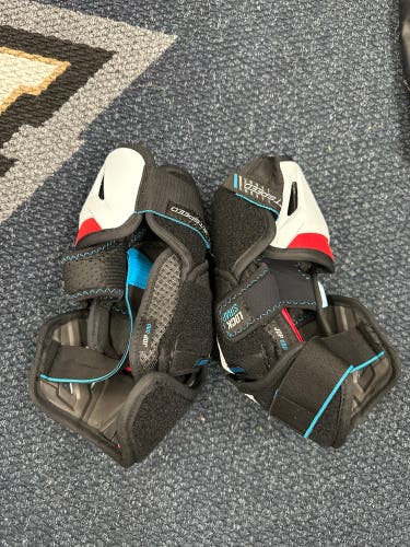 CCM FT6 Pro Elbow Pads