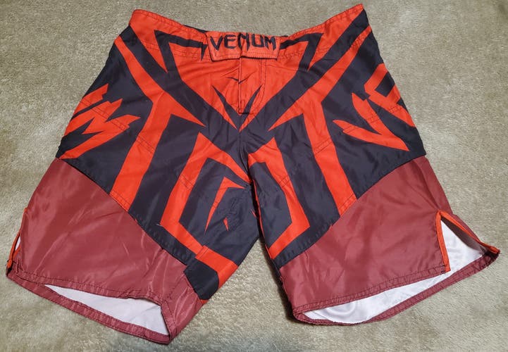 GUC Mens Venum Shorts Red/Black size Large MMA Jui Jitsu Training Fighting