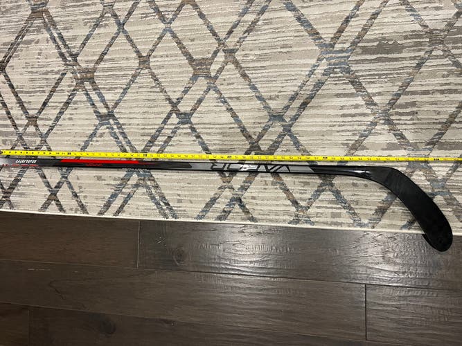 Used Senior Bauer Left Hand P28  Vapor Hyperlite Hockey Stick