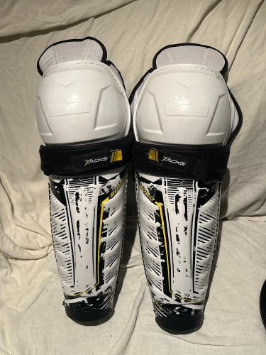 15” Senior CCM Tacks 9060 Shin Pads