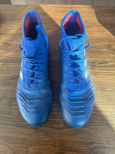 Adidas soccer cleats Size 5.5 Men’s