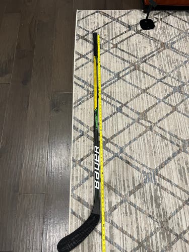 Used Senior Bauer Right Handed P92  Supreme UltraSonic Hockey Stick