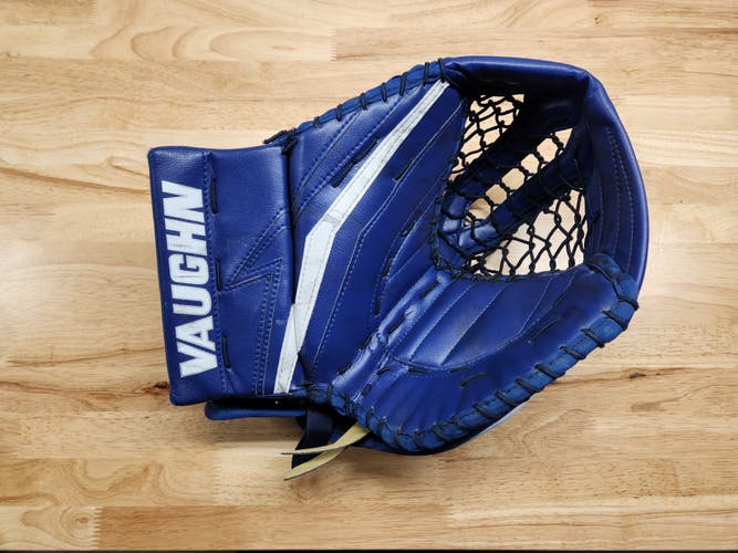 NHL Maple Leafs Vaughn V9 Pro Stock Glove