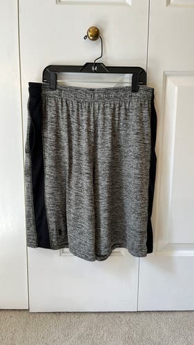 Men's LG Under Amour athletic shorts - EUC