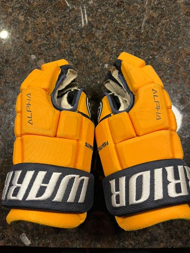 Warrior Hockey Gloves Senior size 13