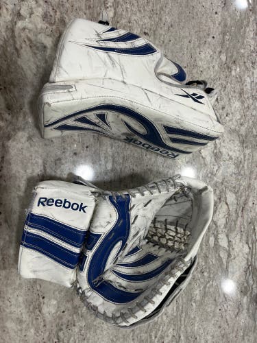 Hockey goalie INT glove and blocker