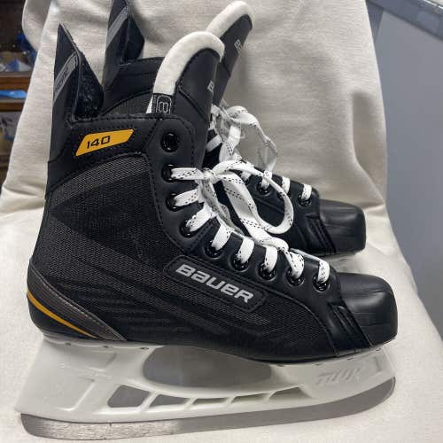 Senior Adult Size 8 Bauer Supreme 140 Ice Hockey Skates