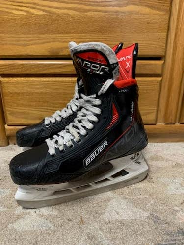 Used Bauer Vapor 3X Pro Hockey Skates 9.5