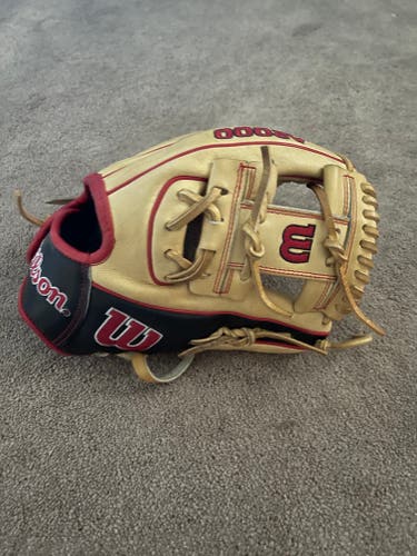 New Infield Right Hand Throw Wilson A2000 Baseball Glove 11.5"