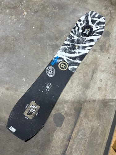 Used Women's Ride Twinpig Snowboard 155cm