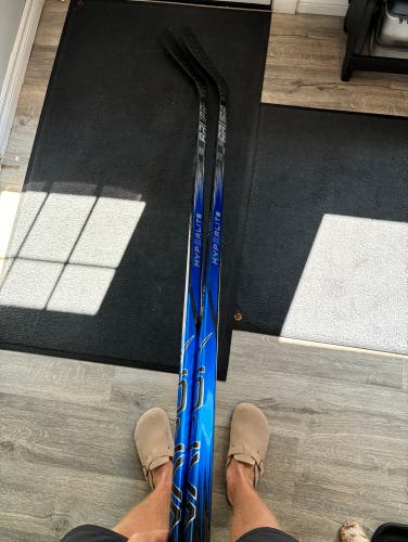 2 Pack New Senior Bauer Left Hand P28 77 Flex Vapor Hyperlite 2 Hockey Stick
