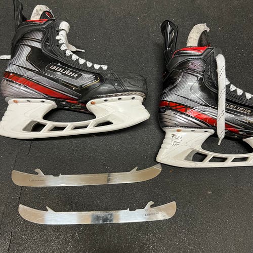 Ice hockey skates