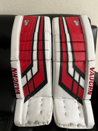 Vaughn Velocity VE8 pro 32 +2 leg pads