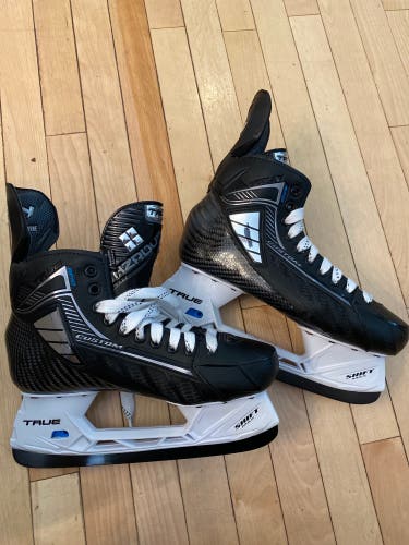 New True SVH Pro Size 9 Wide Hockey Skates