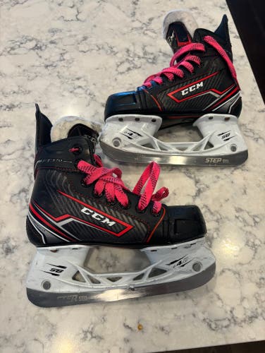 CCM Skates - FT370 with STEP Steel - Youth Junior Size 1.0